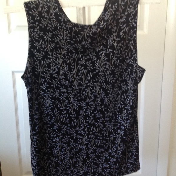 Ladies Tops - Picture 2 of 6